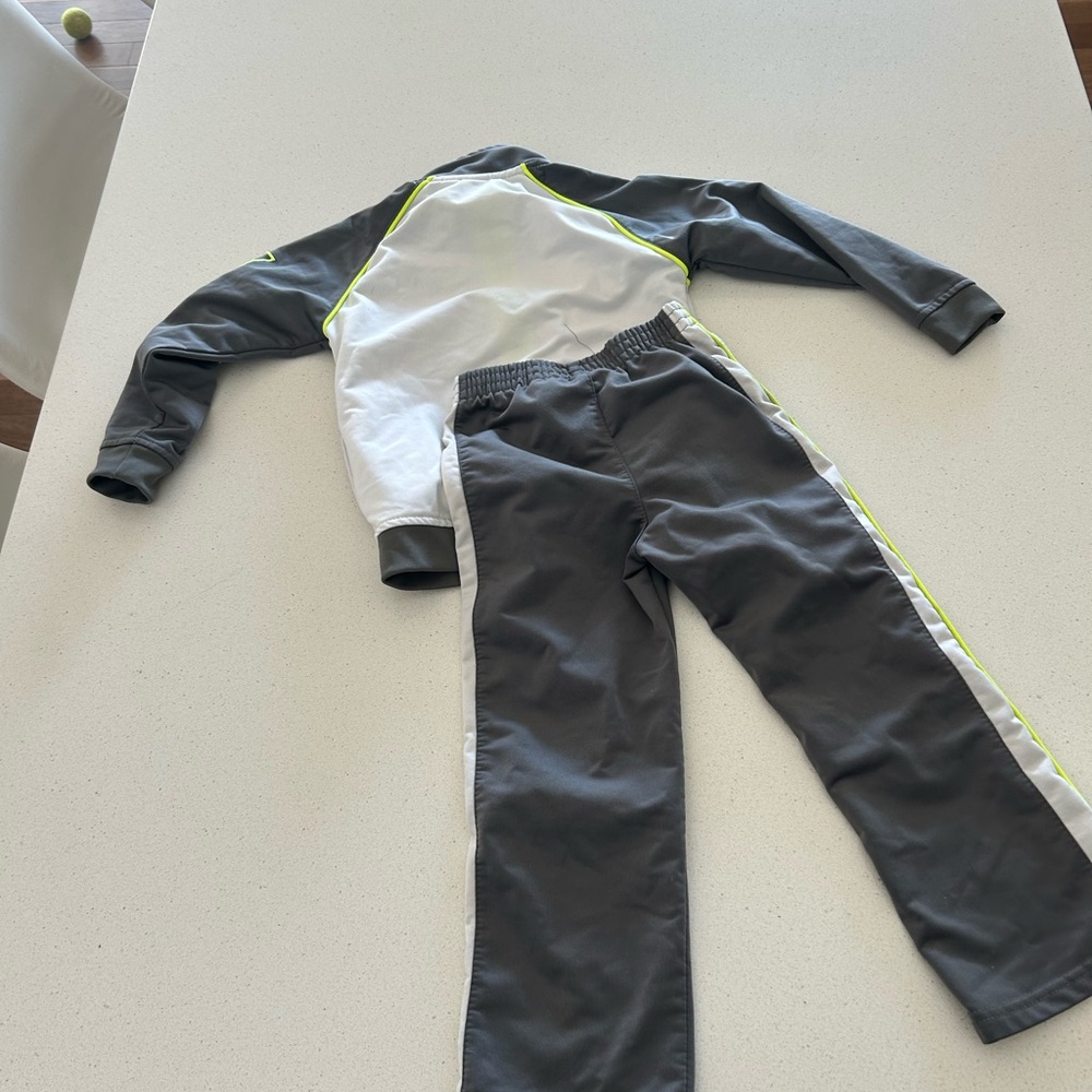 Puma kids tracksuit. Gray, white and neon yellow. 4T - Picture 5 of 7